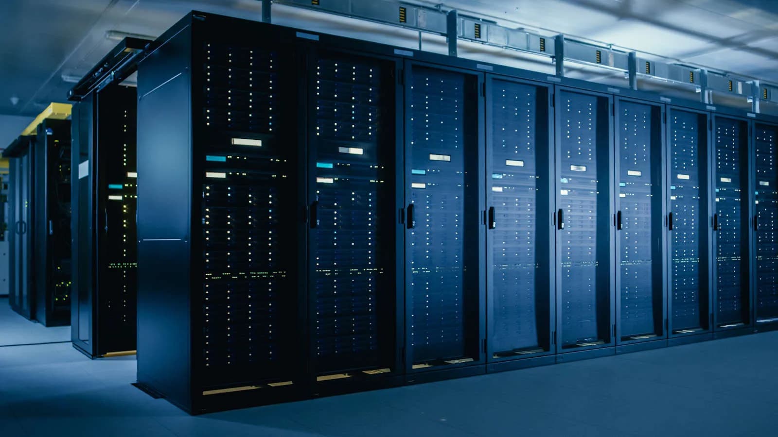 Microservices, Scalable Backends in High-Traffic Environments